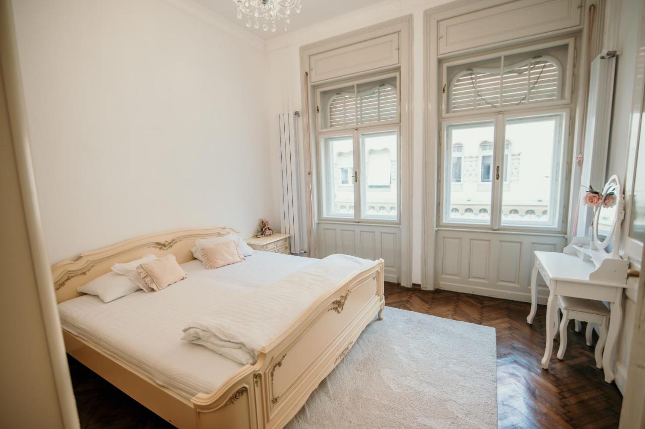 Bella Palace Oradea Exterior photo