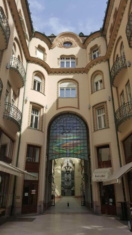 Bella Palace Oradea Exterior photo